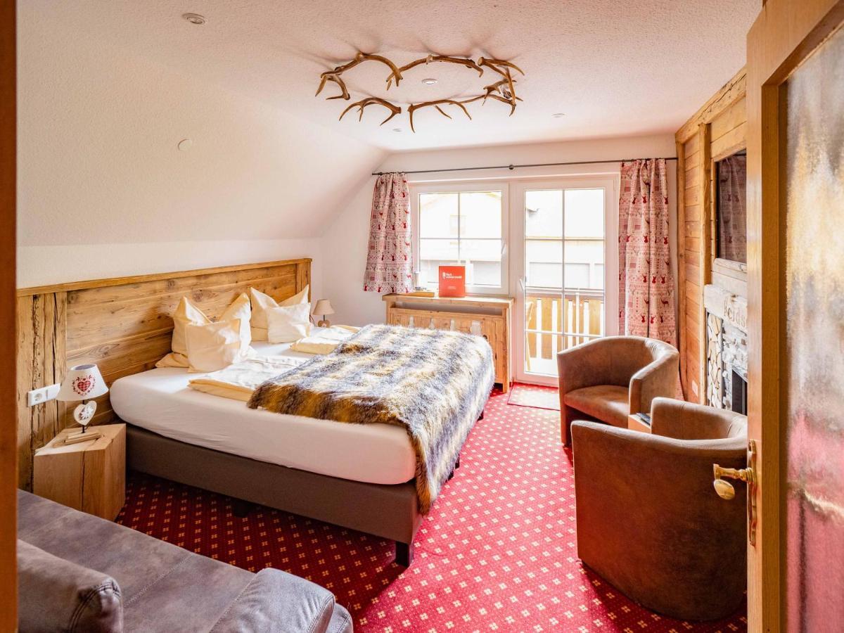 Hotel & Restaurant Gruener Baum - Die Gruene Oase Am Feldberg Feldberg  Dış mekan fotoğraf