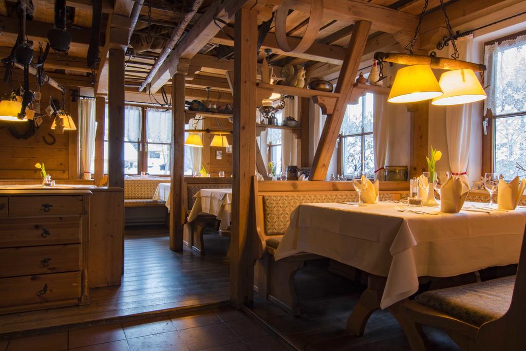 Hotel & Restaurant Gruener Baum - Die Gruene Oase Am Feldberg Feldberg  Dış mekan fotoğraf